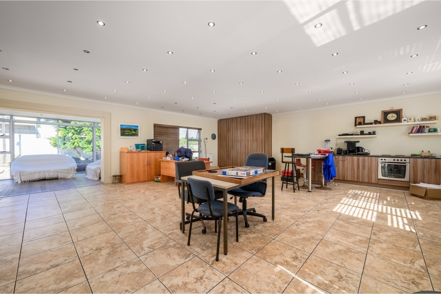 5 Bedroom Property for Sale in Newton Park Eastern Cape